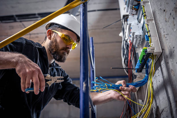 Best Emergency Electrical Repair  in Maricopa, CA